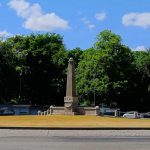 viaggiare-zaino-in-spalla-bernstorffs-parken-obelisco