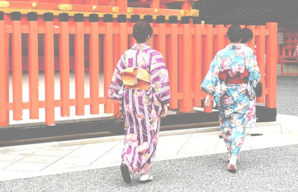 viaggiare-zaino-in-spalla-giappone-kimono