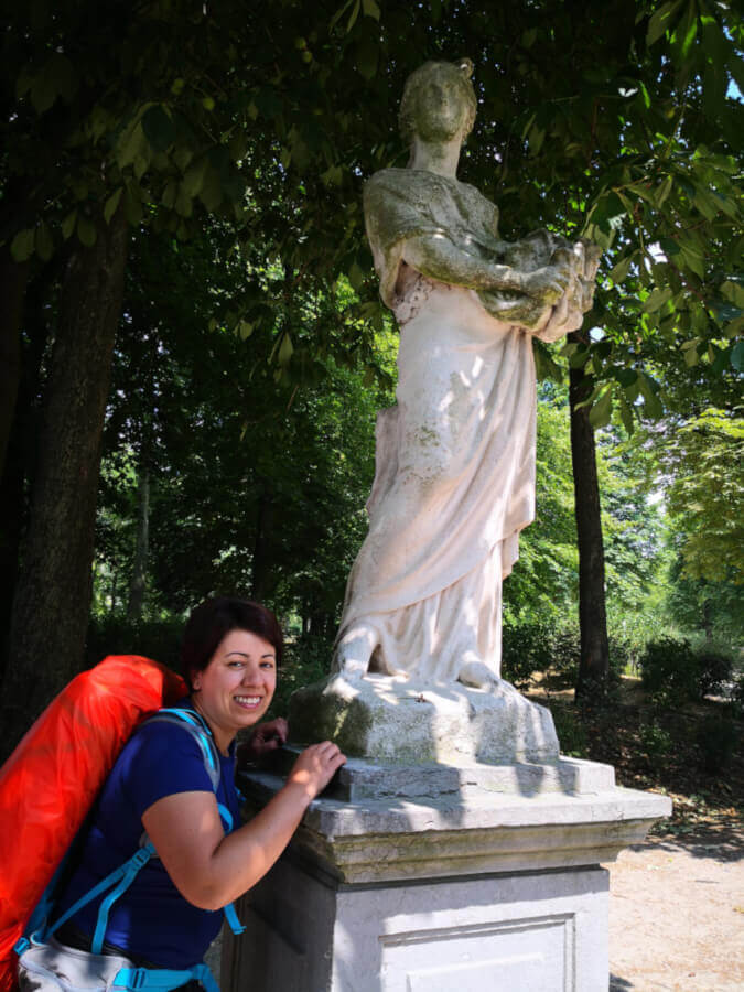 viaggiare-zaino-in-spalla-parco-di-bruxelles-statue