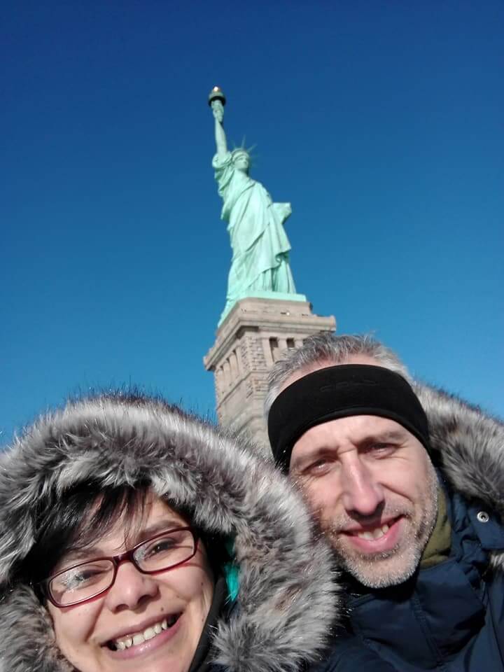 viaggiare-zaino-in-spalla-natale-a-new-york-noi-e-la-statua-della-libertà